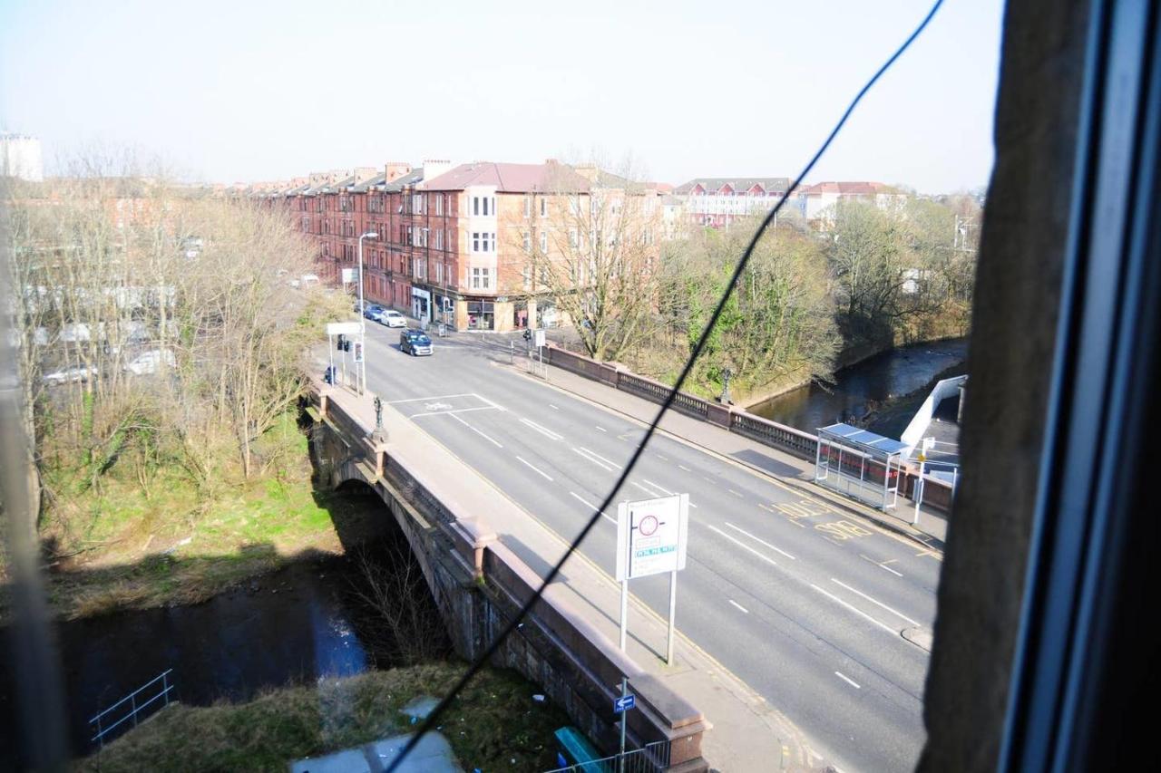 Glasgow Apartment Transport Links & Street Parking Exterior photo